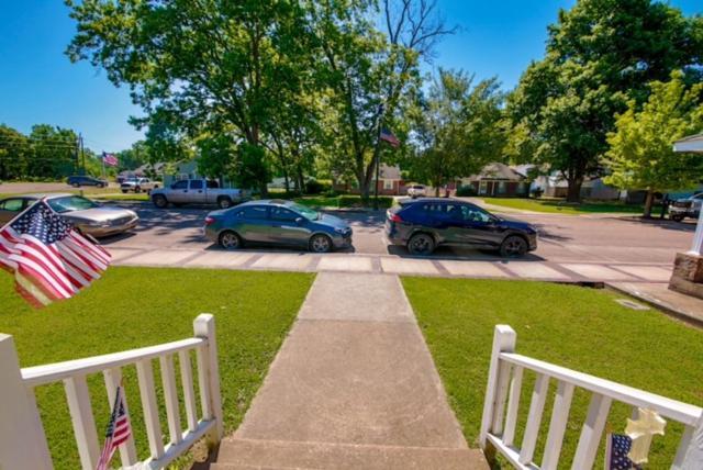 Historic Town Square Bungalow In Heart Of Brighton Atoka Exterior foto